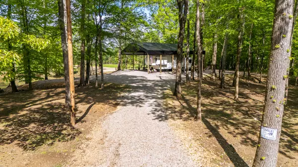Savannah, TN 38372,850 Elizabeth Ln