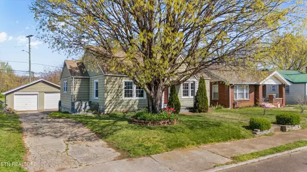 Knoxville, TN 37917,2211 Tecoma Drive
