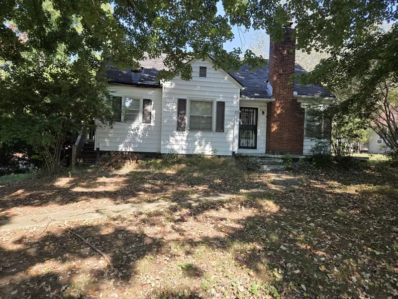 950 Cumberland Dr, Clarksville, TN 37040