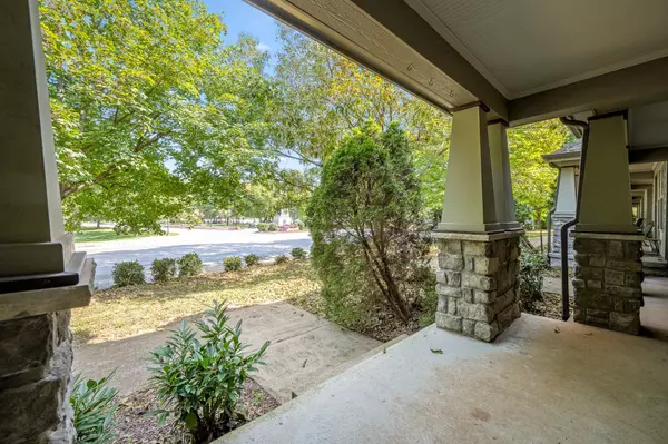 Murfreesboro, TN 37130,105 4th Ave #105
