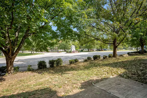 Murfreesboro, TN 37130,105 4th Ave #105