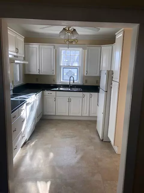 Dickson, TN 37055,111 McCreary Hts