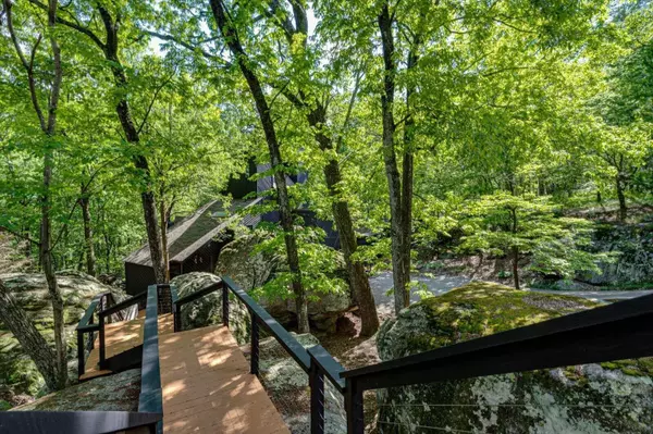 Lookout Mountain, TN 37350,314 Fairy Trail