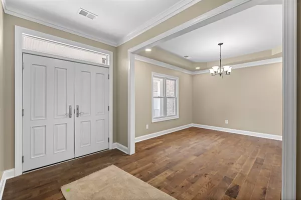 Clifton, TN 38425,980 Skyline Drive