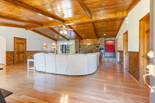 Dickson, TN 37055,1480 Pomona Rd