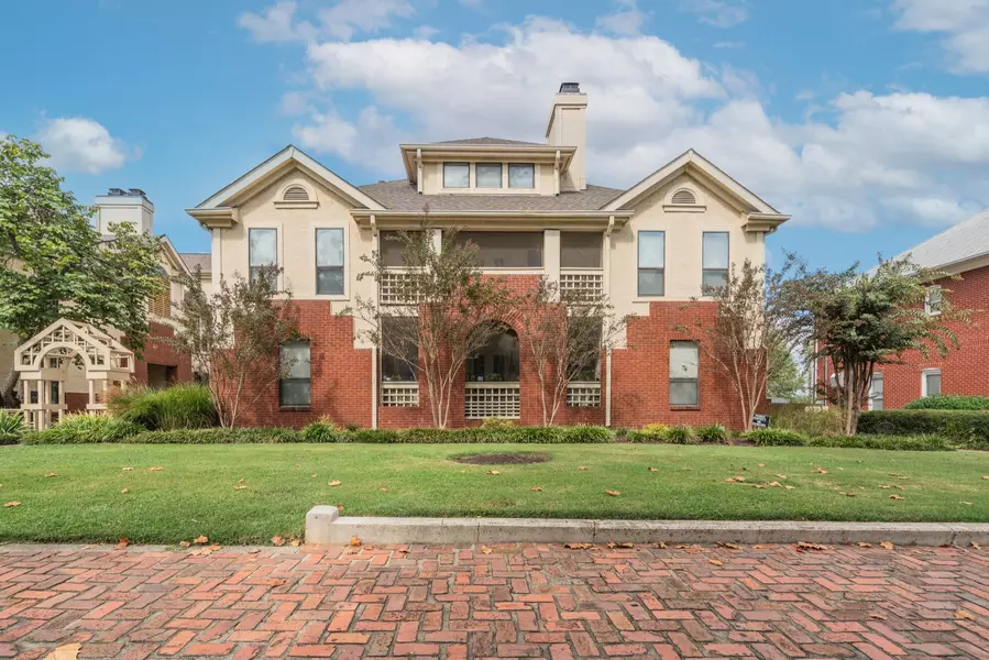 939 Russell St #16, Nashville, TN 37206