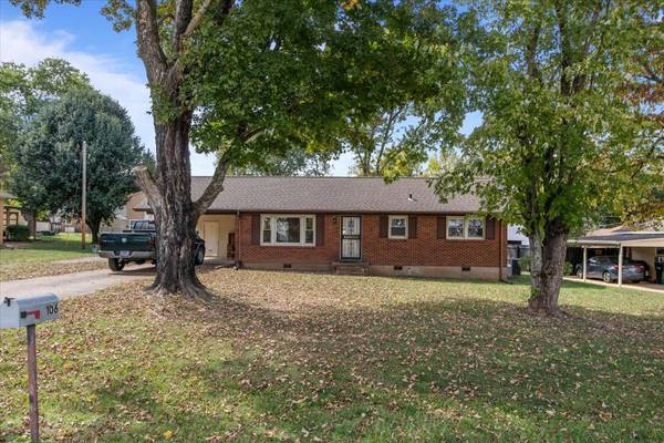 106 DuPont Ave, Waverly, TN 37185