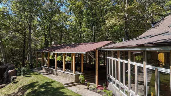 Dickson, TN 37055,834 Billy Wynn Rd