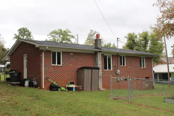 Sparta, TN 38583,27 Oak St