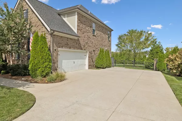 Thompsons Station, TN 37179,3632 Robbins Nest Rd