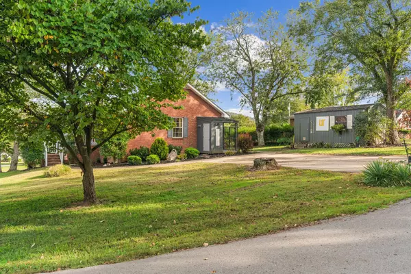 Hartsville, TN 37074,820 Royal Elm Cir