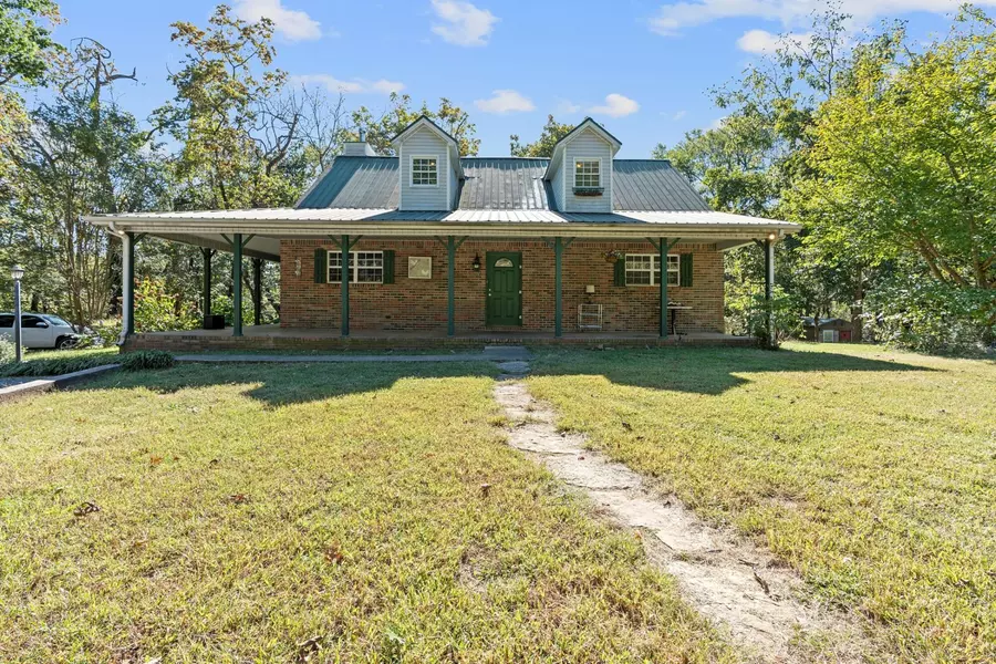 59 Grays Ln, Fayetteville, TN 37334