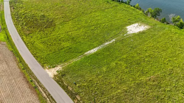 Savannah, TN 38372,6325 CRAVENS RD