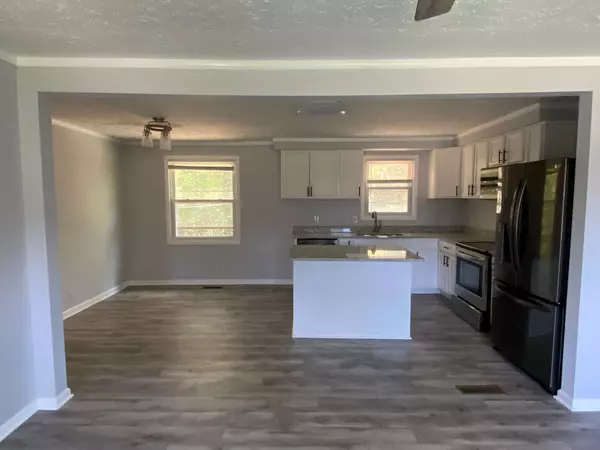 Clarksville, TN 37040,917 E Happy Hollow Dr