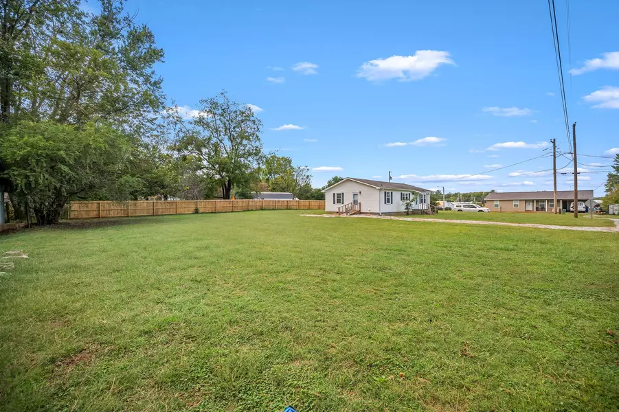 100 Stovall Dr, Huntland, TN 37345