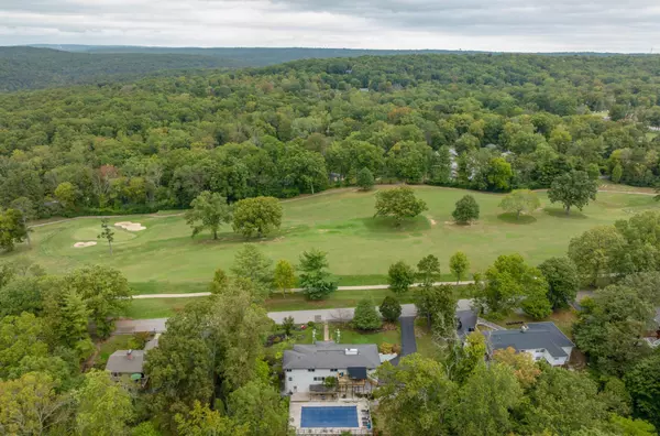 Signal Mountain, TN 37377,115 Golf Drive