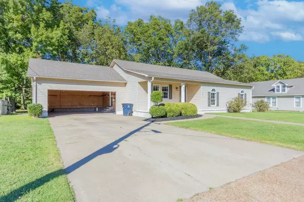 Halls, TN 38040,522 E Main St