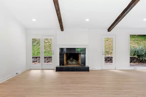 Nashville, TN 37220,5161 Granny White Pike