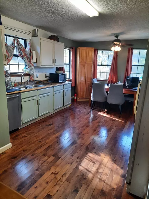 Johnson City, TN 37604,1825 Glen Echo RD