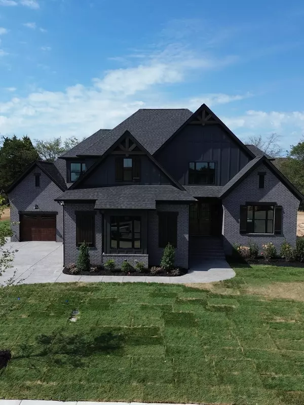 1008 Stone Creek, Lebanon, TN 37087