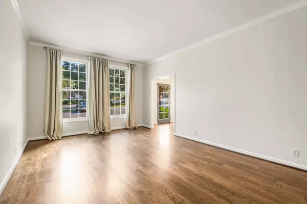 Nashville, TN 37215,4400 Belmont Park Terrace #138