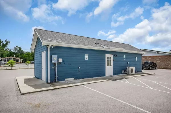 Cookeville, TN 38501,840 E 10th St