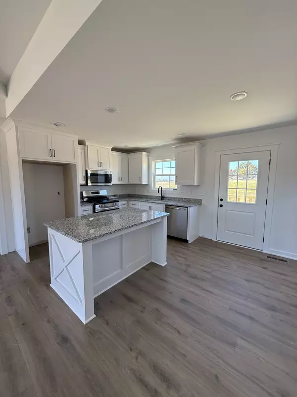 Lafayette, TN 37083,4805 Akersville Rd