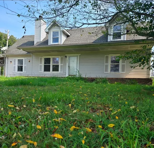 2455 Outlaw Rd, Woodlawn, TN 37191