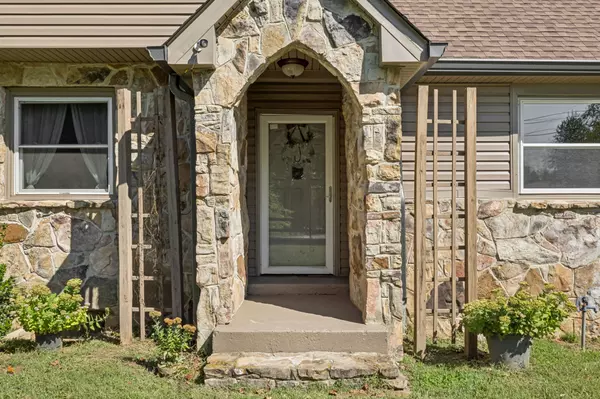 Charlotte, TN 37036,701 Hafner Rd