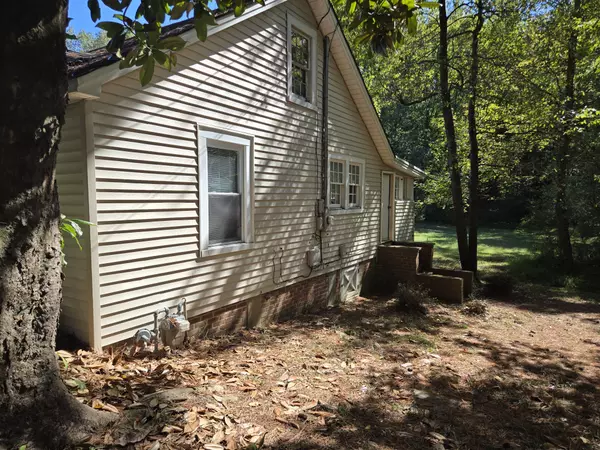 Camden, TN 38320,200 E Lake St