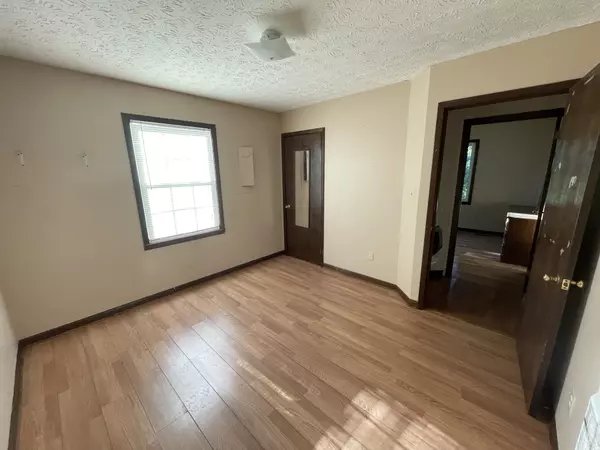 Tennessee Ridge, TN 37178,745 Moore Hollow Rd