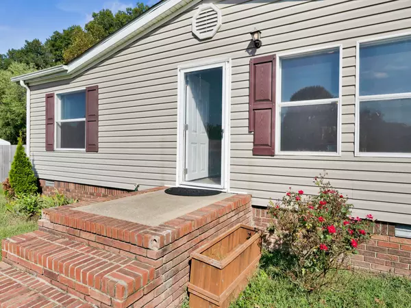 Kingston Springs, TN 37082,554 Saunders Ln