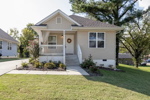 906 Woodside St, Columbia, TN 38401