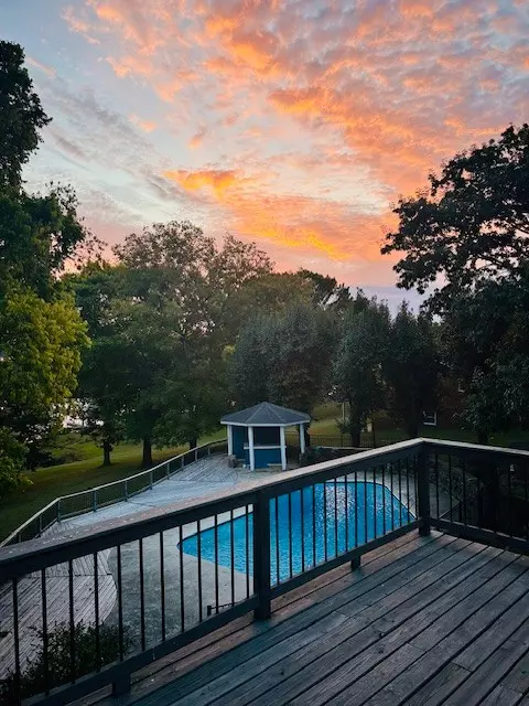 Hendersonville, TN 37075,181 Lake Valley Rd