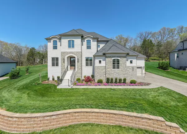 4708 Woodrow Pl, Arrington, TN 37014