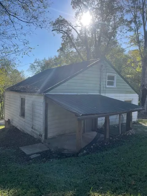 Cunningham, TN 37052,111 Swift Ln