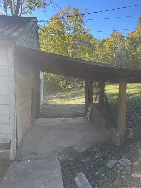 Cunningham, TN 37052,111 Swift Ln