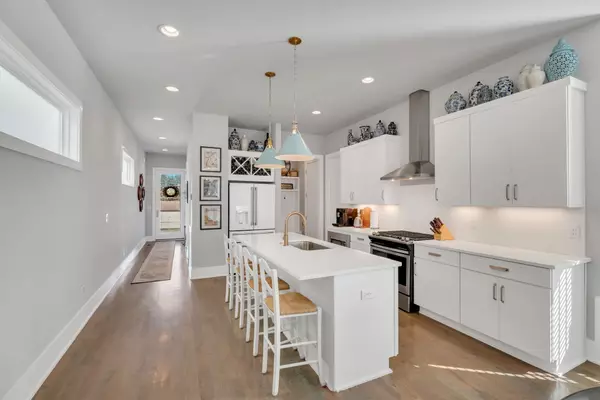 Nashville, TN 37207,993 Alice St