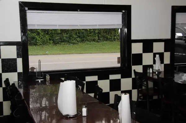 Columbia, TN 38401,912 Riverside Dr