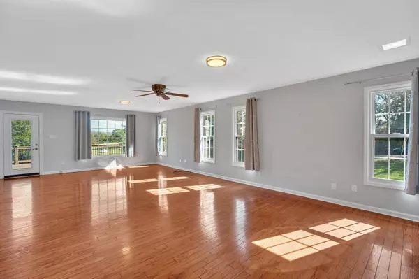 Winchester, TN 37398,267 Golf Course Ln