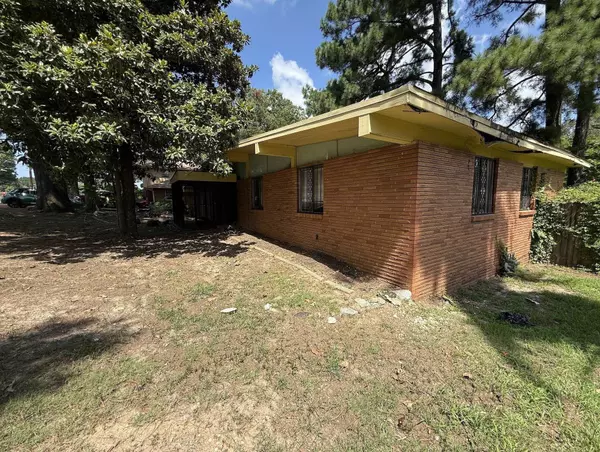 Memphis, TN 38116,1534 E RAINES RD