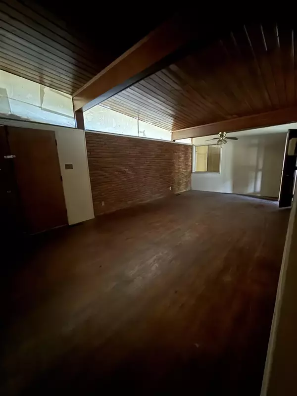 Memphis, TN 38116,1534 E RAINES RD