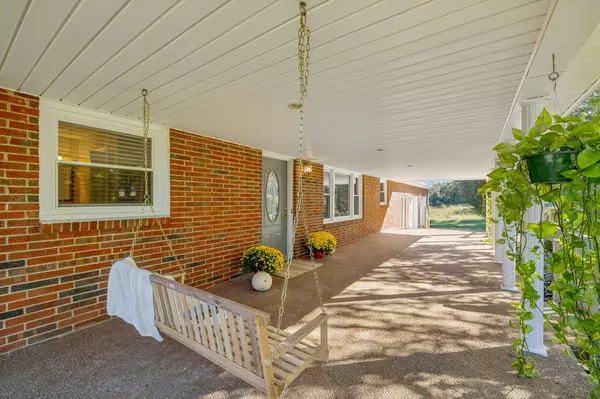 Mc Ewen, TN 37101,10446 Bold Springs Rd