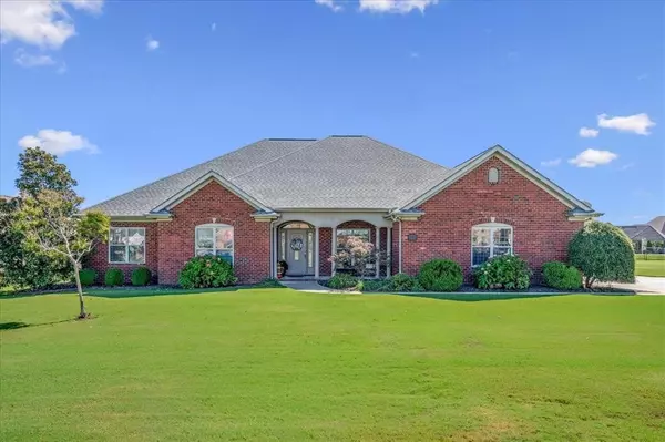 1457 Highland Dr, Dyersburg, TN 38024