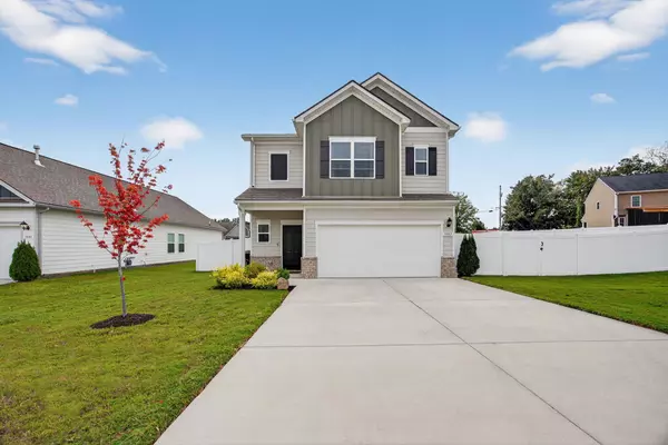 1002 Village Ct, Burns, TN 37029