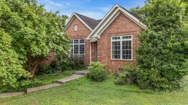 Hendersonville, TN 37075,104 Breakwater #N