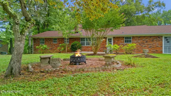 Knoxville, TN 37924,749 Tamiami Tr