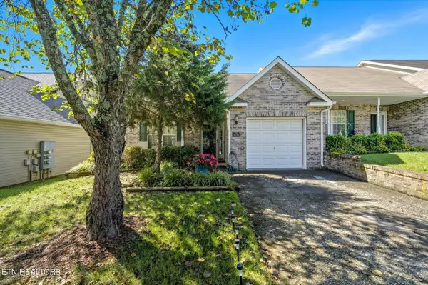 1652 Emerald Pointe Lane, Knoxville, TN 37918