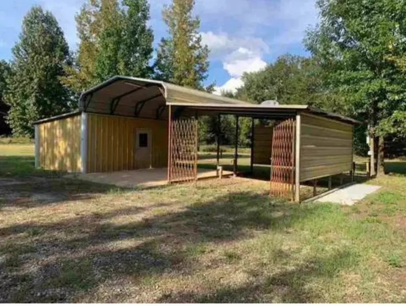 835 TOWBOAT LN, Adamsville, TN 38310