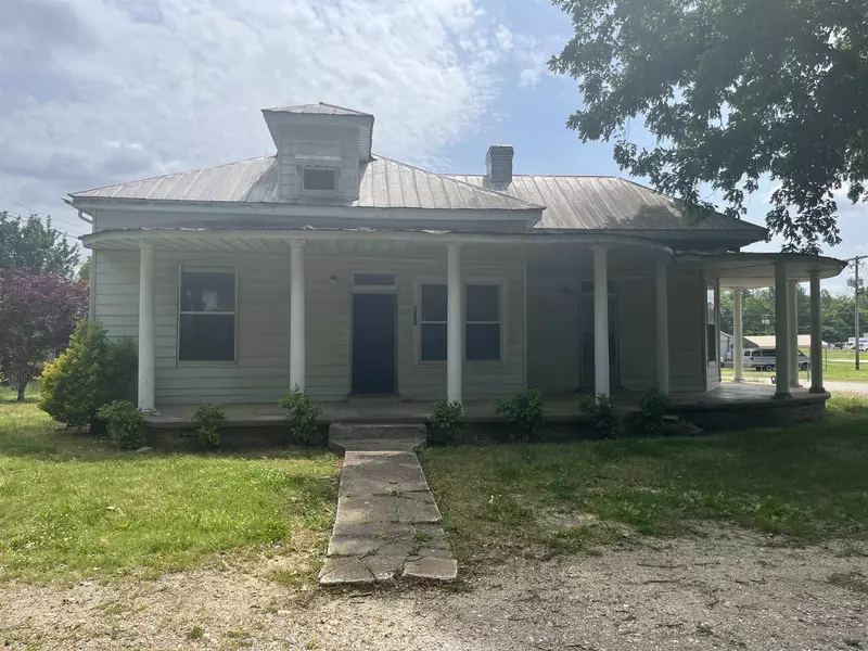 208 2ND AVE, Collinwood, TN 38450